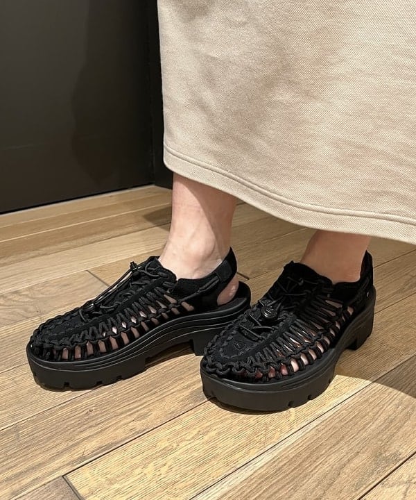 吉田 奈央さんの「BEAMS WOMEN｜【別注】FRED PERRY / TIPPED PIQUE DRESS」を使ったコーディネート