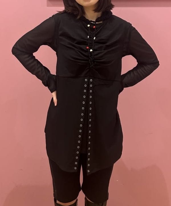 リズさんの「BEAMS WOMEN｜RBS / リングドット スリット ノースリーブ」を使ったコーディネート
