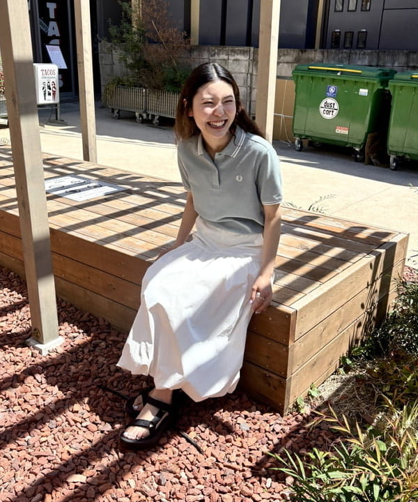 佐々木 南美さんの「BEAMS WOMEN｜グロッシー バルーン スカート」を使ったコーディネート