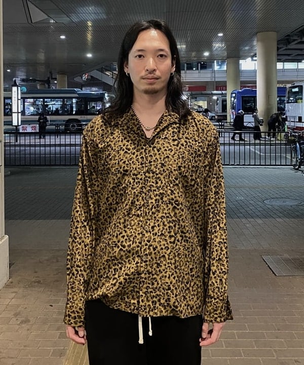 植木 竜也さんの「BEAMS WOMEN｜アニマルプリント カットオフ オープンカラーシャツ」を使ったコーディネート