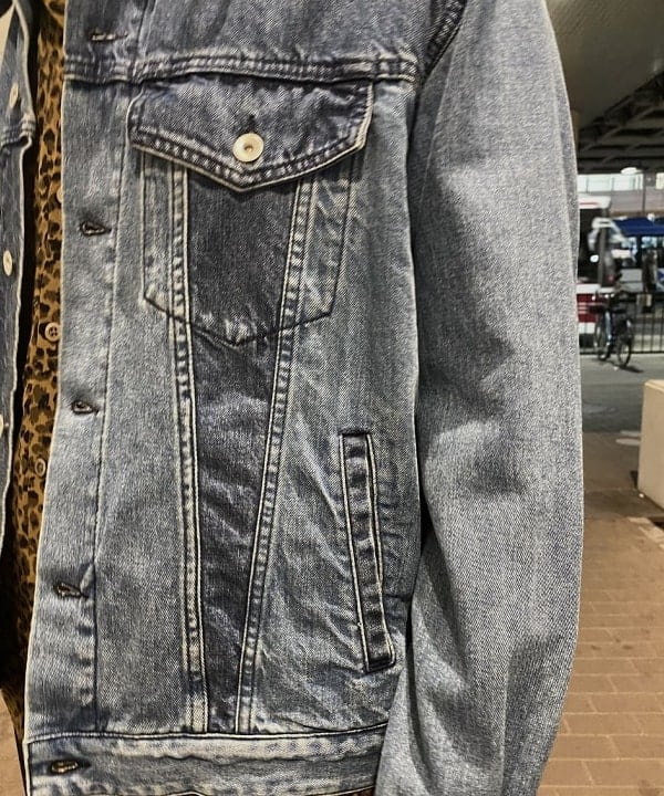 植木 竜也さんの「BEAMS WOMEN｜アニマルプリント カットオフ オープンカラーシャツ」を使ったコーディネート