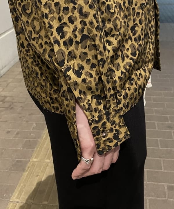 植木 竜也さんの「BEAMS WOMEN｜アニマルプリント カットオフ オープンカラーシャツ」を使ったコーディネート