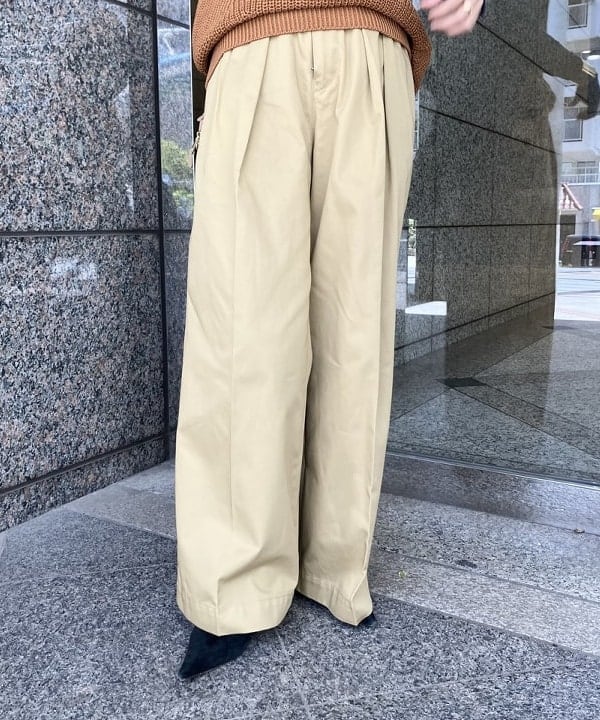 多田 日奈子さんの「BEAMS WOMEN｜AK+1 / 片畦 Vネック ニット」を使ったコーディネート
