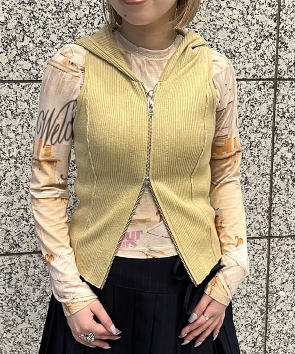 まゆちゃんさんの「BEAMS WOMEN｜フーディー ジップ ベスト」を使ったコーディネート