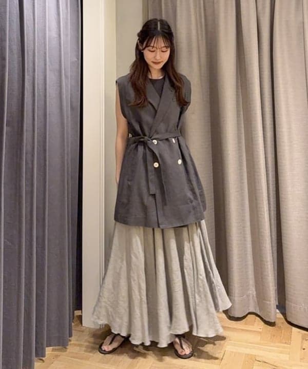 YUIさんの「BEAMS WOMEN｜コットン 16ゲージ ノースリーブ プルオーバー」を使ったコーディネート