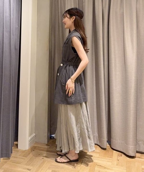 YUIさんの「BEAMS WOMEN｜コットン 16ゲージ ノースリーブ プルオーバー」を使ったコーディネート