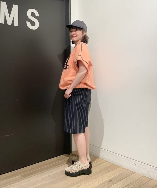 IZUMI MAYUMIさんの「BEAMS WOMEN｜KEEN / UNEEK PLT サンダル」を使ったコーディネート