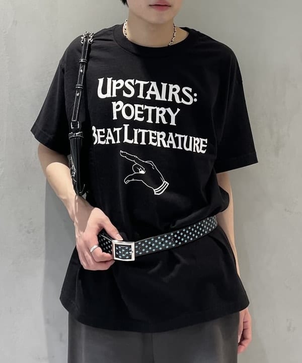 マツミヤさんの「BEAMS WOMEN｜【別注】City Lights Bookstore / UP STAR Tシャツ」を使ったコーディネート