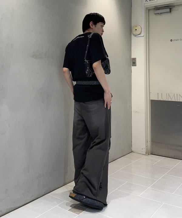 マツミヤさんの「BEAMS WOMEN｜【別注】City Lights Bookstore / UP STAR Tシャツ」を使ったコーディネート