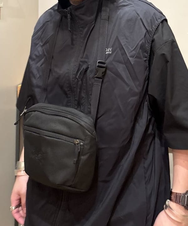 三宅 康平さんの「BEAMS WOMEN｜ARC&rsquo;TERYX / MANTIS 2 Waist Pack」を使ったコーディネート