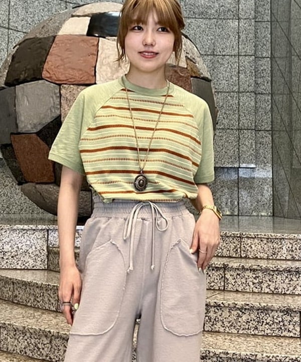 小原 もこさんの「BEAMS WOMEN｜ボーイ ジャカード ラグラン ショートスリーブ」を使ったコーディネート