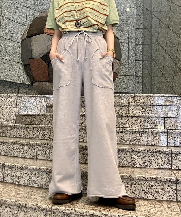 小原 もこさんの「BEAMS WOMEN｜ボーイ ジャカード ラグラン ショートスリーブ」を使ったコーディネート