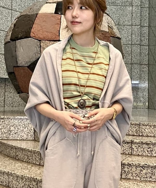 小原 もこさんの「BEAMS WOMEN｜ボーイ ジャカード ラグラン ショートスリーブ」を使ったコーディネート