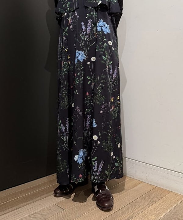 Ito_ririkaさんの「BEAMS WOMEN｜TICCA / 別注 フラワー プリント キャミワンピース」を使ったコーディネート