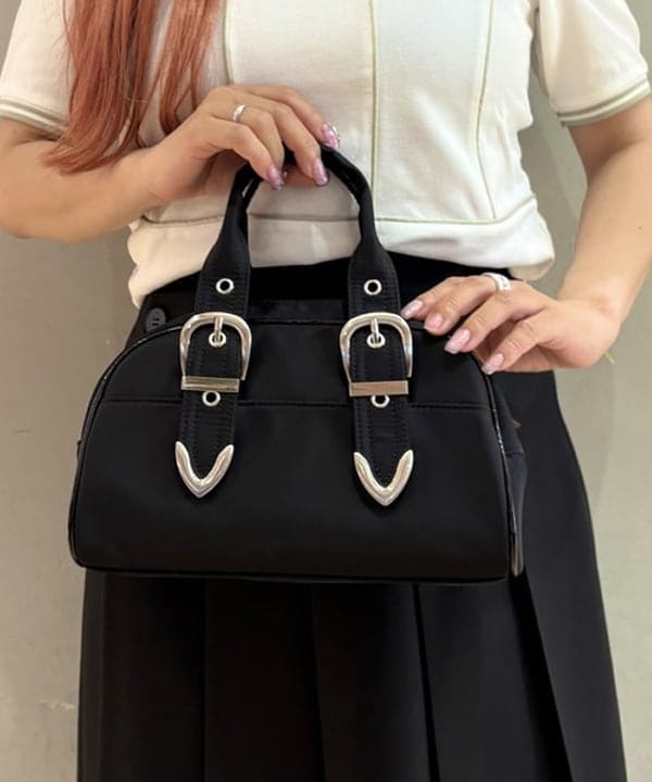 オカベ　アヤカさんの「BEAMS WOMEN｜ナイロン ボストン バッグ」を使ったコーディネート