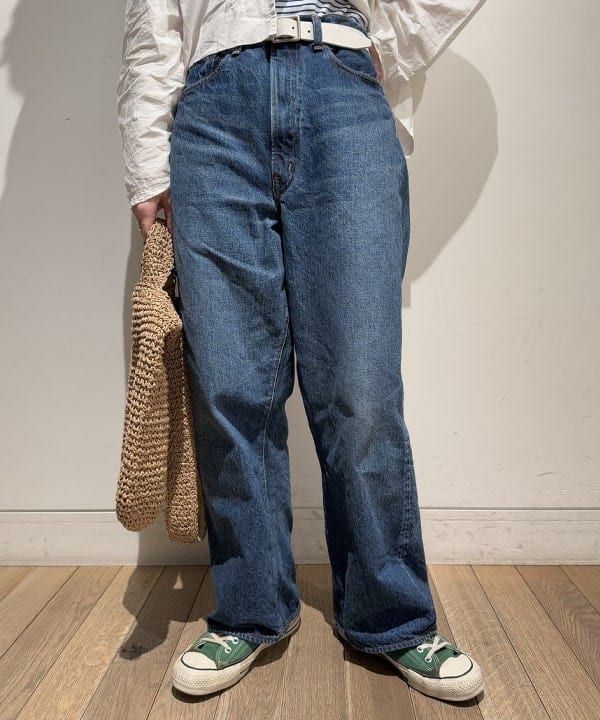 Kaoru Sakumaさんの「BEAMS WOMEN｜【別注】orSlow / ワイド フィット デニム パンツ」を使ったコーディネート