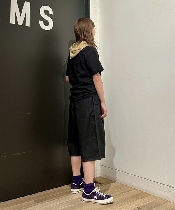 早川 萌子さんの「BEAMS WOMEN｜フーディー ジップ ベスト」を使ったコーディネート