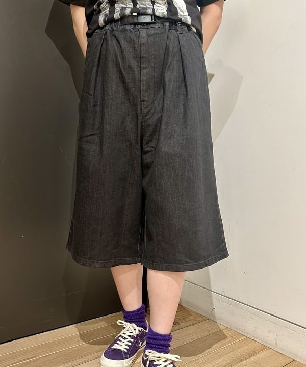 早川 萌子さんの「BEAMS WOMEN｜フーディー ジップ ベスト」を使ったコーディネート
