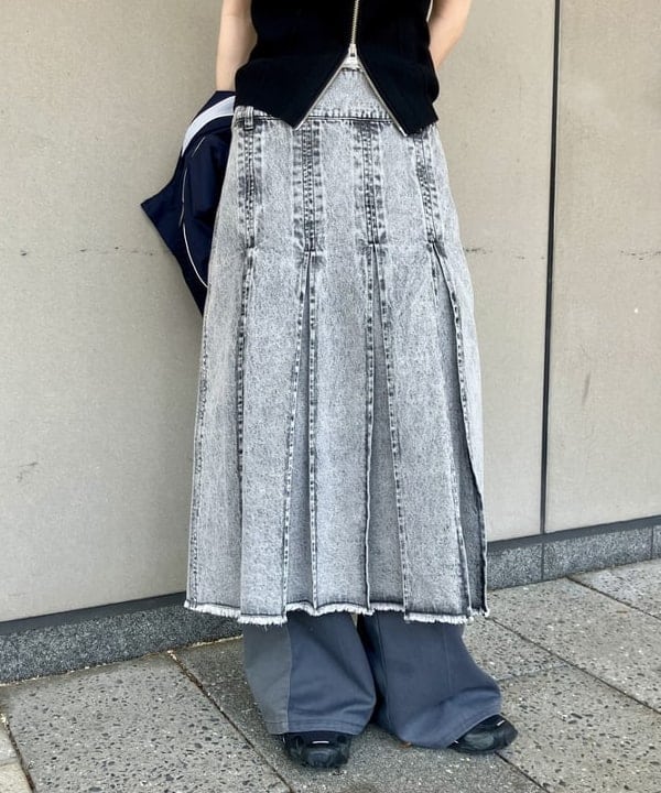 むりょさんの「BEAMS WOMEN｜デニム タック ミディアム スカート」を使ったコーディネート