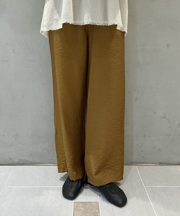CHIHIROさんの「BEAMS WOMEN｜Devotion TWINS / エンブロイダリートリム ブラウス」を使ったコーディネート