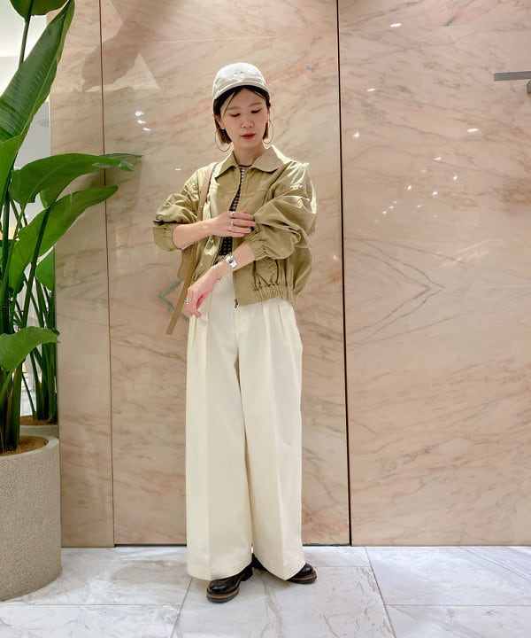 AONO SHIKAMAさんの「BEAMS WOMEN｜AURALEE / PRODUCT DYED FINX GABARDINE ZIP BLOUSON」を使ったコーディネート