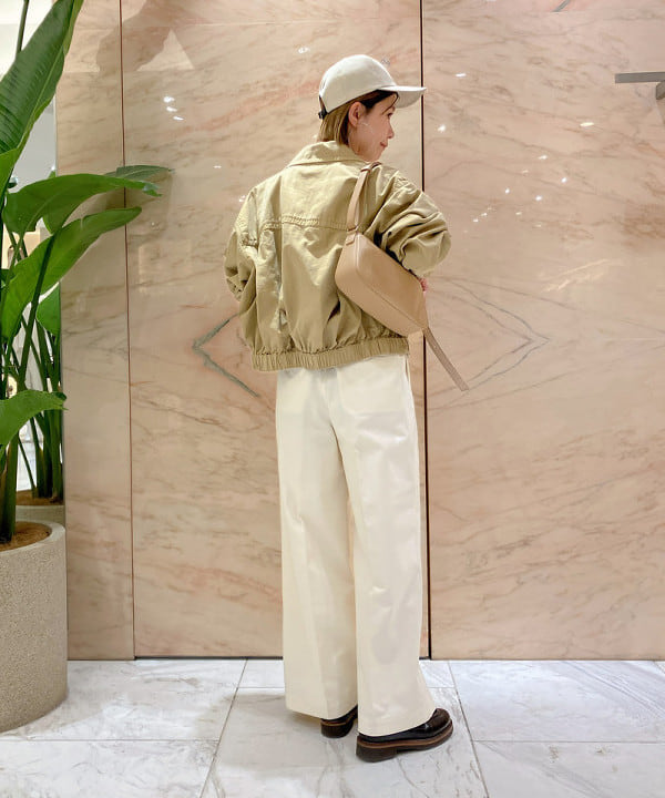AONO SHIKAMAさんの「BEAMS WOMEN｜AURALEE / PRODUCT DYED FINX GABARDINE ZIP BLOUSON」を使ったコーディネート