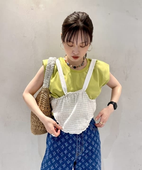 カタヤマ アヤさんの「BEAMS WOMEN｜ショルダー パッド フレンチスリーブ Tシャツ」を使ったコーディネート