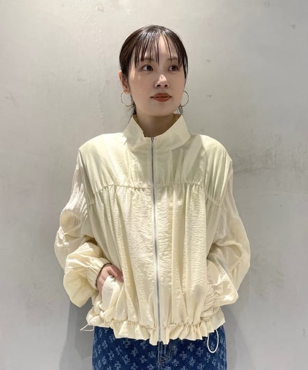 カタヤマ アヤさんの「BEAMS WOMEN｜ショルダー パッド フレンチスリーブ Tシャツ」を使ったコーディネート