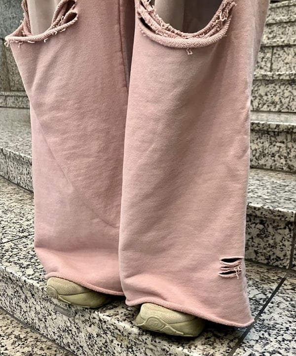 YABUさんの「BEAMS WOMEN｜ダメージ スウェット パンツ」を使ったコーディネート