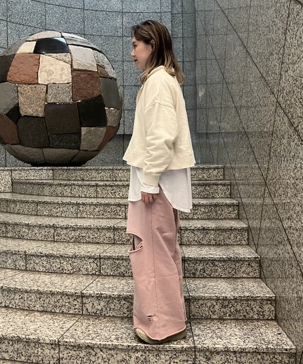 YABUさんの「BEAMS WOMEN｜ダメージ スウェット パンツ」を使ったコーディネート