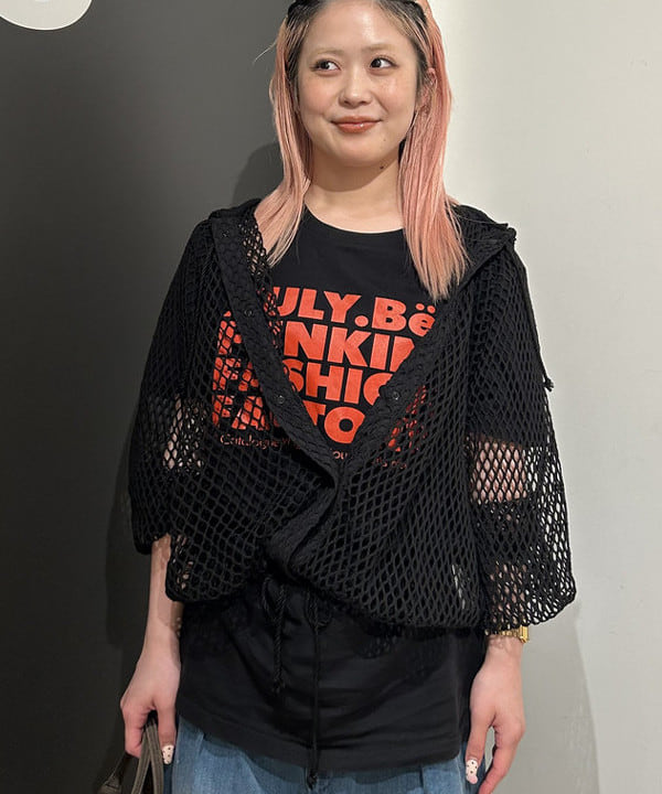 安藤 菜央さんの「BEAMS WOMEN｜【別注】BRIEFING / ヘルメット バッグ レオパード」を使ったコーディネート