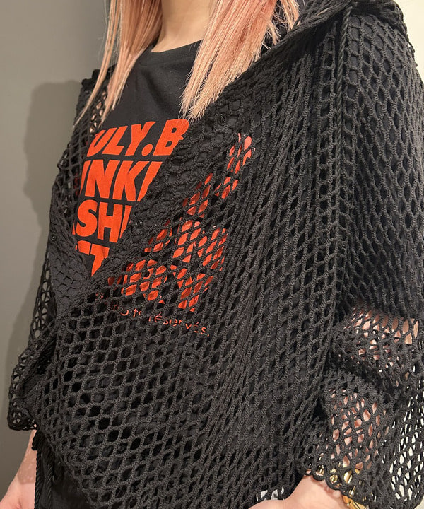 安藤 菜央さんの「BEAMS WOMEN｜【別注】BRIEFING / ヘルメット バッグ レオパード」を使ったコーディネート