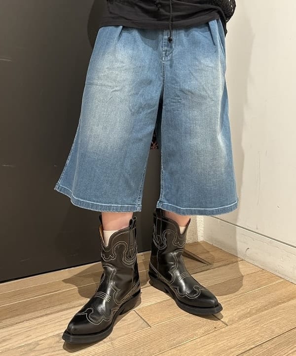 安藤 菜央さんの「BEAMS WOMEN｜【別注】BRIEFING / ヘルメット バッグ レオパード」を使ったコーディネート