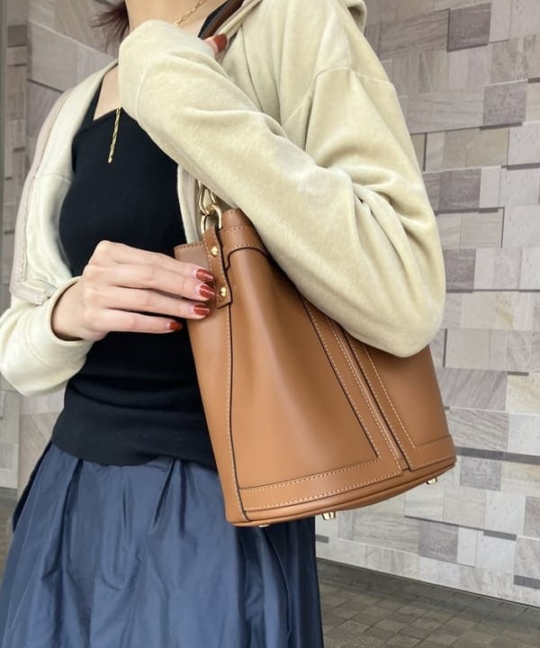 内山 瑛美さんの「【別注】スタイリスト佐藤佳菜子 × SLOANE / ミラノ リブ タンクトップ」を使ったコーディネート