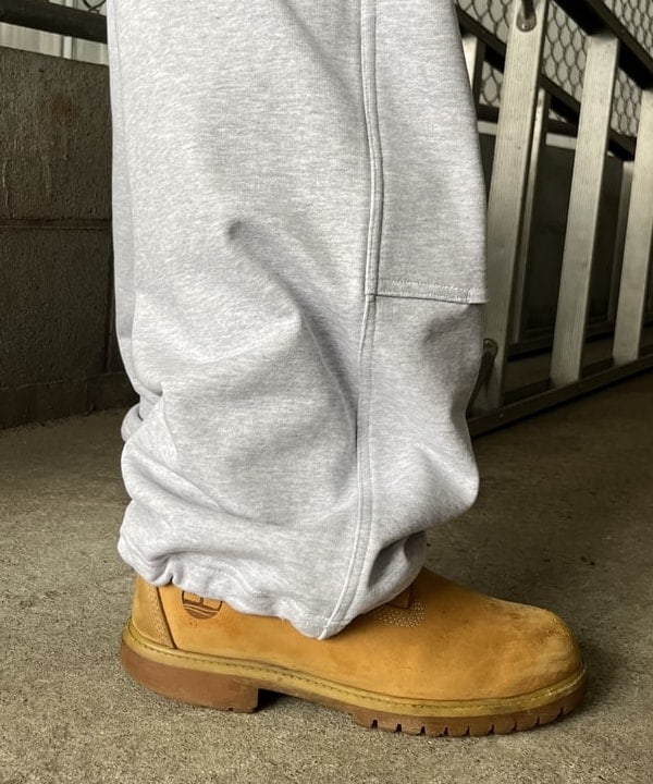 NADEL ナデールさんの「BEAMS WOMEN｜ダブルニースウェットパンツ」を使ったコーディネート