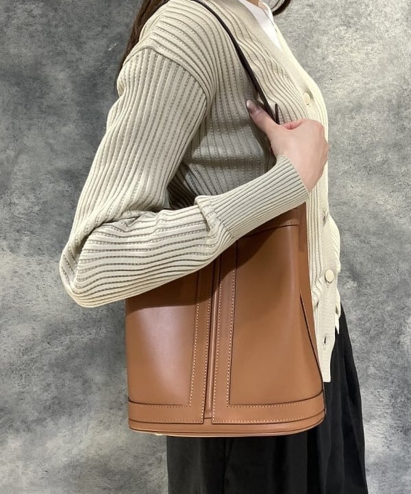 nodokaさんの「BEAMS WOMEN｜【別注】スタイリスト佐藤佳菜子 × SLOANE / リブ カーディガン」を使ったコーディネート