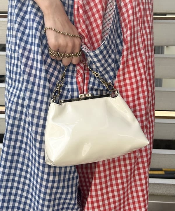 MATSUMOTO AMIさんの「BEAMS WOMEN｜がま口 バッグ」を使ったコーディネート