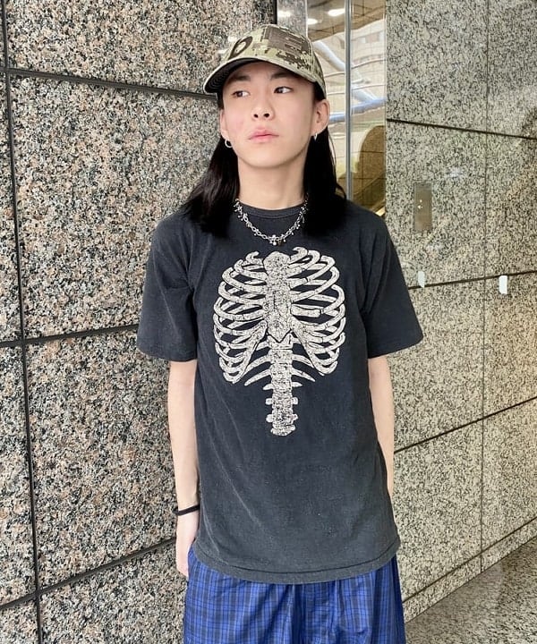 はるひむさんの「BEAMS WOMEN｜【別注】BOW WOW / BONE T-shirt」を使ったコーディネート
