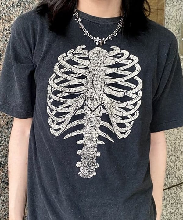 はるひむさんの「BEAMS WOMEN｜【別注】BOW WOW / BONE T-shirt」を使ったコーディネート