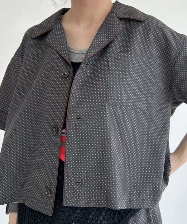 清水 彩乃さんの「BEAMS WOMEN｜ドット オープン カラー ショートスリーブ」を使ったコーディネート