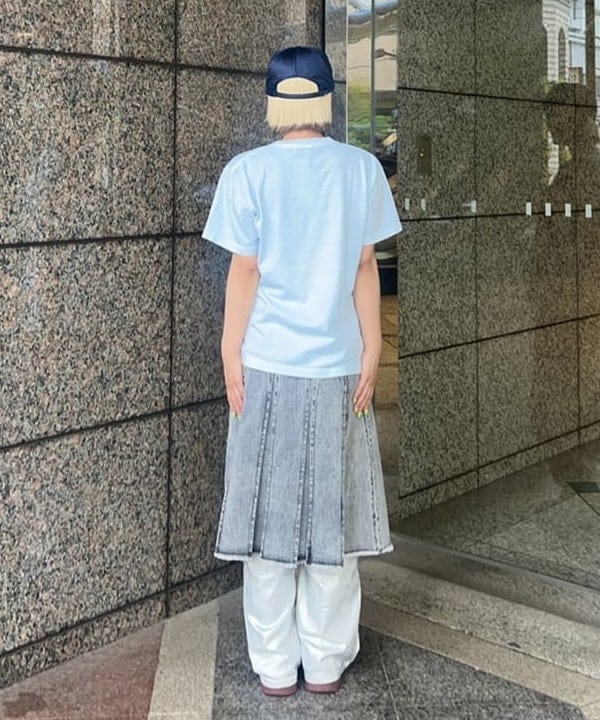 あさひさんの「BEAMS WOMEN｜デニム タック ミディアム スカート」を使ったコーディネート