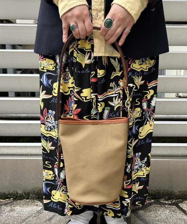 まつむさんの「BEAMS WOMEN｜【別注】SUN SURF / ギャザー ロング スカート」を使ったコーディネート