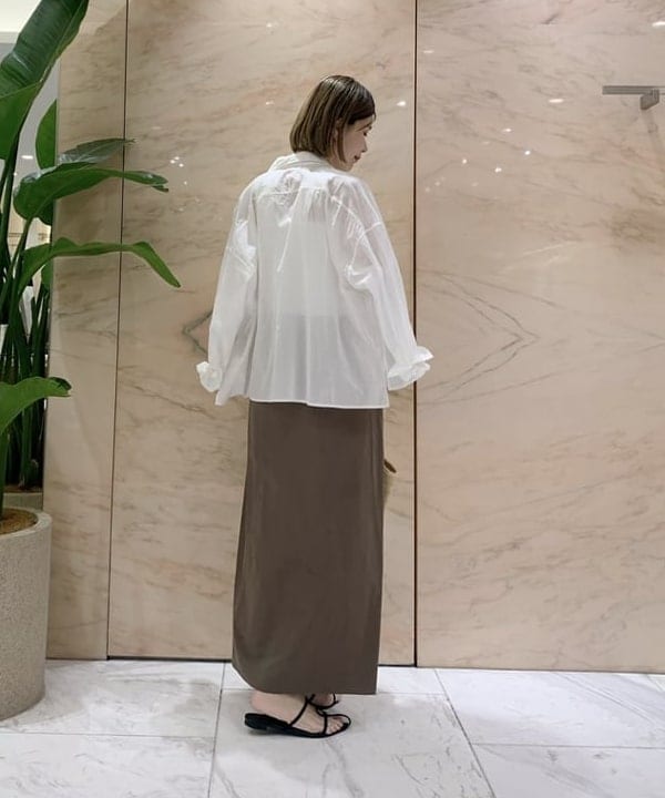 AONO SHIKAMAさんの「BEAMS WOMEN｜【別注】スタイリスト佐藤佳菜子 × SLOANE / ミラノ リブ タンクトップ」を使ったコーディネート