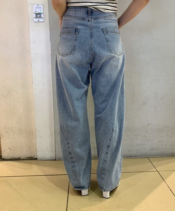 れいなさんの「BEAMS WOMEN｜デニム バレル パンツ」を使ったコーディネート