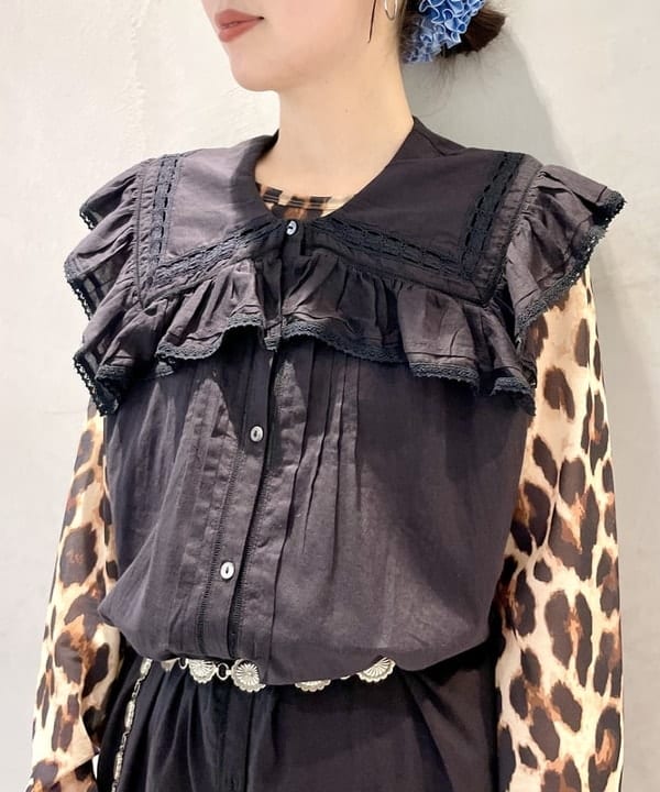 カタヤマ アヤさんの「BEAMS WOMEN｜ARROW NOVELTY / コンチョ ベルト 22FW」を使ったコーディネート