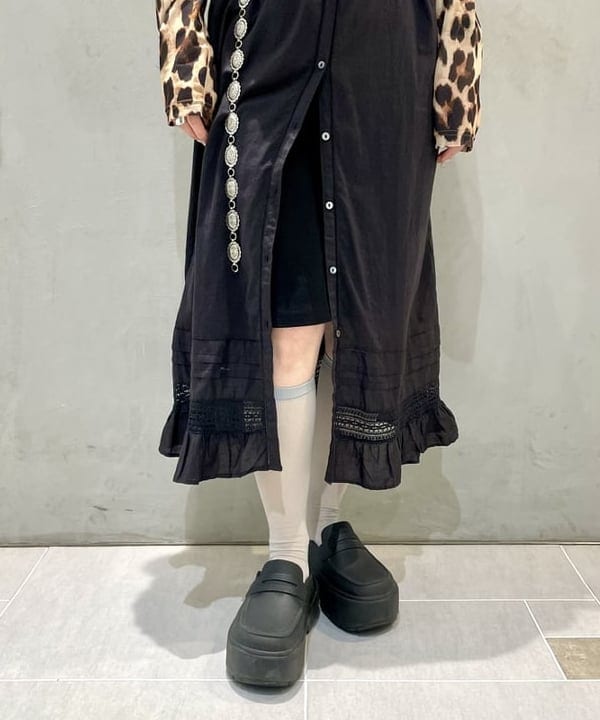 カタヤマ アヤさんの「BEAMS WOMEN｜ARROW NOVELTY / コンチョ ベルト 22FW」を使ったコーディネート