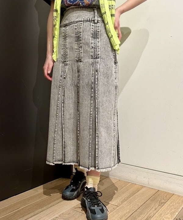 早川 萌子さんの「BEAMS WOMEN｜ボーダーフリル ベスト」を使ったコーディネート