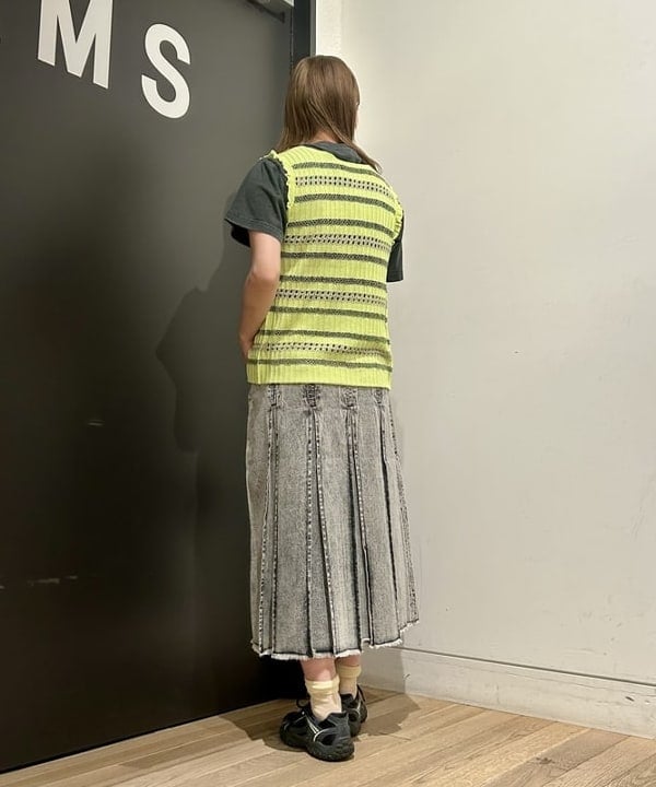 早川 萌子さんの「BEAMS WOMEN｜ボーダーフリル ベスト」を使ったコーディネート