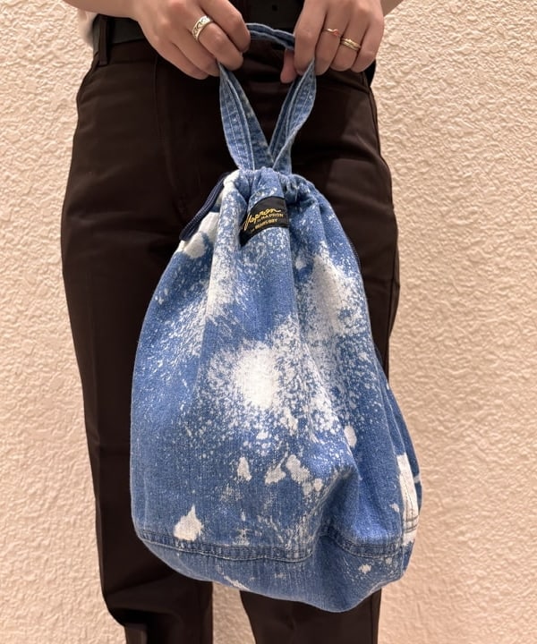 かわい みづきさんの「【別注】NAPRON / ダメージ デニム ペイシェント バッグ」を使ったコーディネート