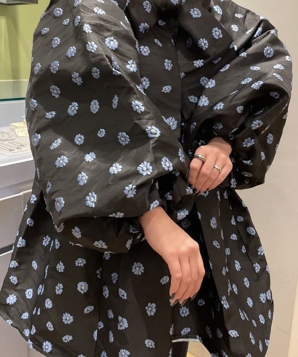 chikaさんの「BEAMS WOMEN｜blicenscell × Ray BEAMS / 別注 bling ミニ バッグ」を使ったコーディネート
